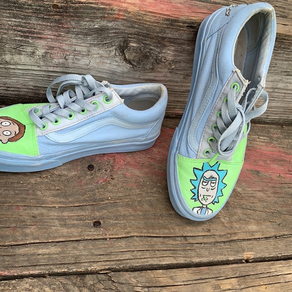 Custom Vans - Picture 6 of 6